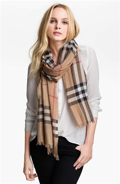 burberry schal tragen|where to buy Burberry scarf.